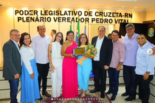 Na noite de ontem, a Câmara Municipal de Cruzeta realizou uma Sessão Solene em comemoração ao Dia Internacional da Mulher, um momento especial dedicado a reconhecer a importância, a força e a contribuição das mulheres para o desenvolvimento da sociedade c